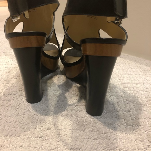 Michael kors Wedges-barely worn - Picture 3 of 4